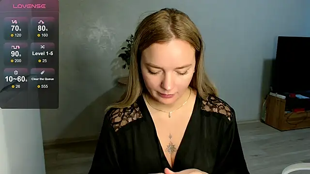 Snapshot of Eva___forever chatting on 27, 10, 2025 Eva   forever online show from 27, 10, 2025