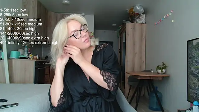 Snapshot of Eva___forever chatting on 9, 6, 2026 Eva forever online show from 9, 6, 2026