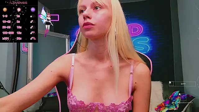 Snapshot of AlessiaCroft chatting on 17, 9, 2025 AlessiaCroft online show from 17, 9, 2025