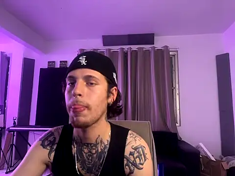 Snapshot of bigrosa21cm chatting on 7, 11, 2025 bigrosa21cm online show from 7, 11, 2025