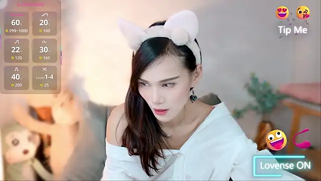 Snapshot of LunaBelle1984 chatting on 20, 9, 2025 LunaBelle1984 online show from 20, 9, 2025