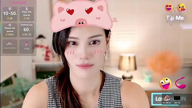 Snapshot of LunaBelle1984 chatting on 22, 11, 2025 LunaBelle1984 online show from 22, 11, 2025