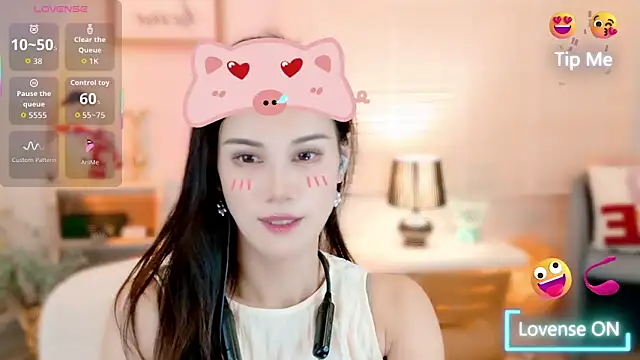 Snapshot of LunaBelle1984 chatting on 2, 12, 2025 LunaBelle1984 online show from 2, 12, 2025