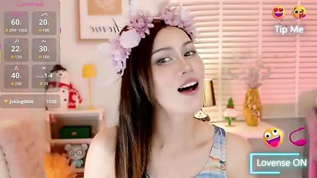 Snapshot of LunaBelle1984 chatting on 14, 12, 2025 LunaBelle1984 online show from 14, 12, 2025