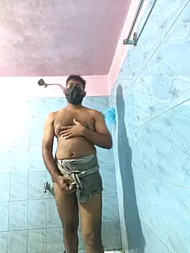 Snapshot of UrbanUtopia chatting on 28, 10, 2025 UrbanUtopia online show from 28, 10, 2025