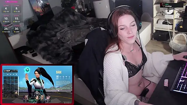 Snapshot of Horny_Makima chatting on 4, 10, 2025 Horny Makima online show from 4, 10, 2025