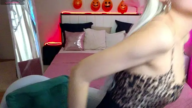 LinaLirian online show from 26, 10, 2025