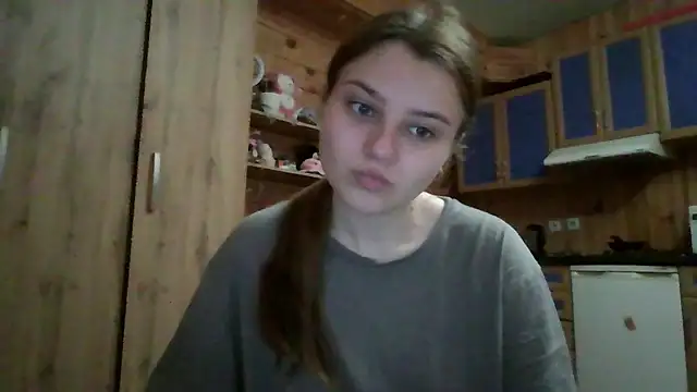 Snapshot of Little_shygirl chatting on 9, 10, 2025 Little shygirl online show from 9, 10, 2025