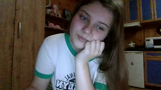 Snapshot of Little_shygirl chatting on 26, 11, 2025 Little shygirl online show from 26, 11, 2025