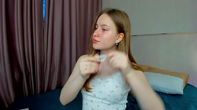 Candy Cansew online show from 20, 9, 2025