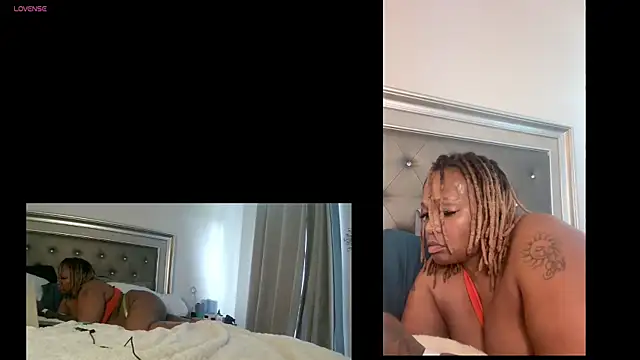 Snapshot of RoyalQueen2u chatting on 14, 5, 2026 RoyalQueen2u online show from 14, 5, 2026