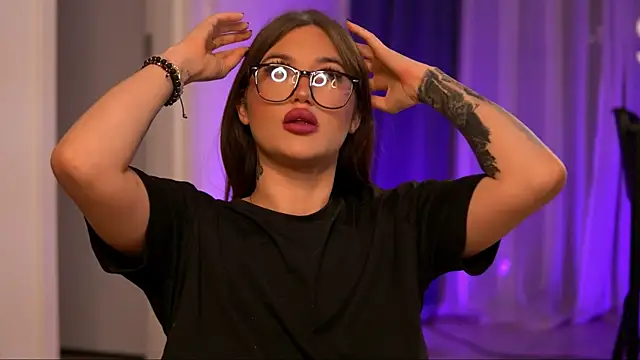 Snapshot of AryaDeluna chatting on 6, 11, 2025 AryaDeluna online show from 6, 11, 2025