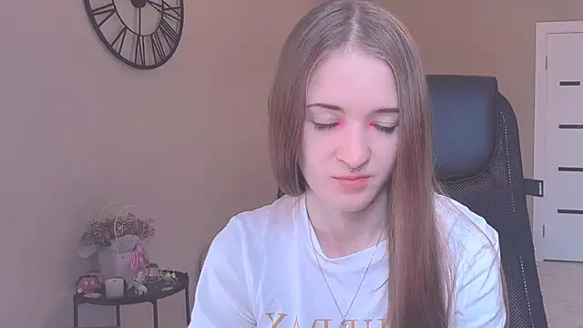 KateKayer online show from 7, 10, 2025