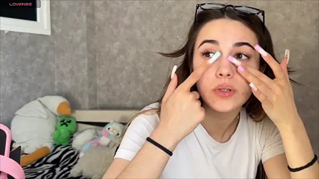 CupSizeGirl online show from 1, 4, 2026