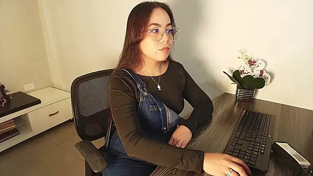  Victoria Collins online show from 17, 10, 2025