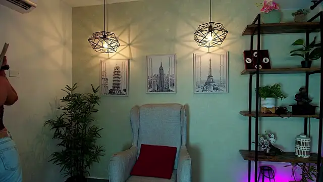 Snapshot of _Victoria_Collins chatting on 4, 2, 2026 Victoria Collins online show from 4, 2, 2026