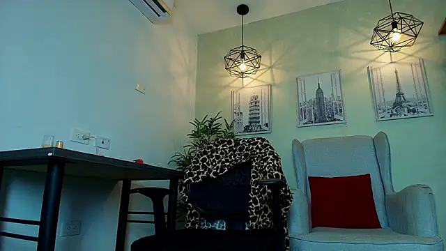 Snapshot of _Victoria_Collins chatting on 5, 2, 2026 Victoria Collins online show from 5, 2, 2026