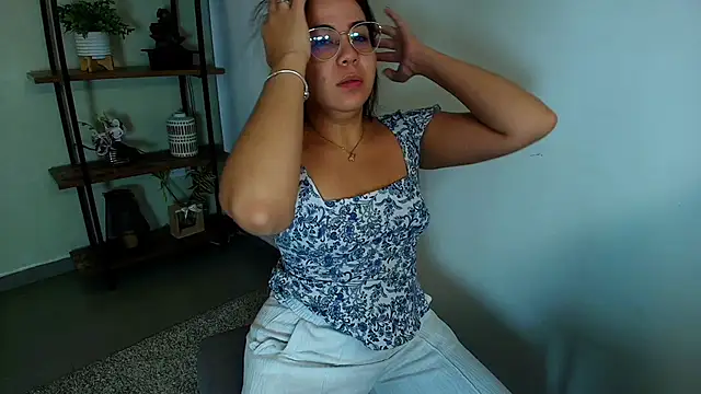 Snapshot of _Victoria_Collins chatting on 7, 2, 2026 Victoria Collins online show from 7, 2, 2026