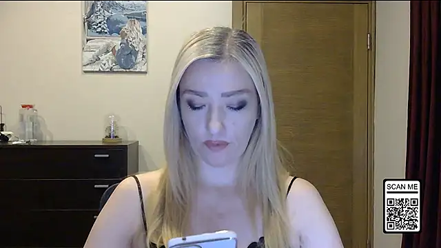 Wild Silk Desire online show from 10, 11, 2025