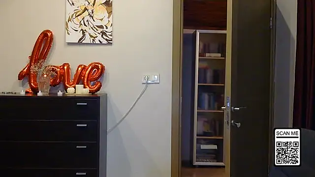 Wild Silk Desire online show from 8, 3, 2026