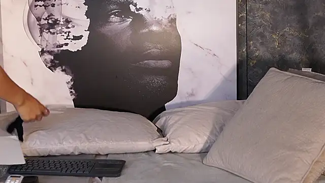 Susan wall online show from 21, 2, 2026