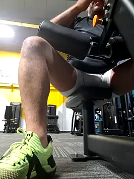 Snapshot of CloudyMuscleBeefy chatting on 5, 10, 2025 CloudyMuscleBeefy online show from 5, 10, 2025