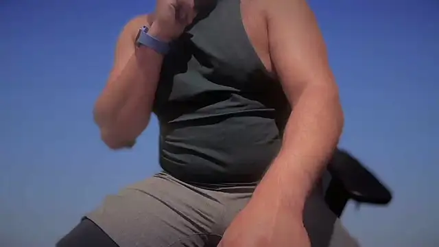 Snapshot of CloudyMuscleBeefy chatting on 16, 10, 2025 CloudyMuscleBeefy online show from 16, 10, 2025