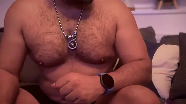 Snapshot of CloudyMuscleBeefy chatting on 18, 10, 2025 CloudyMuscleBeefy online show from 18, 10, 2025