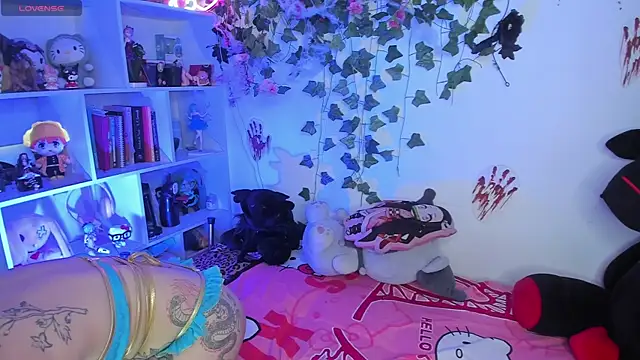 Snapshot of sarahminage_ chatting on 11, 11, 2025 sarahminage online show from 11, 11, 2025