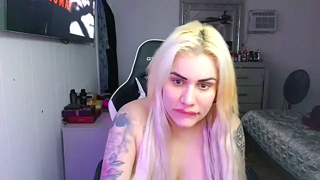 Snapshot of candycubanita chatting on 22, 12, 2025 candycubanita online show from 22, 12, 2025