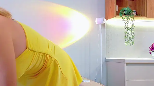 StarrShinee online show from 20, 9, 2025