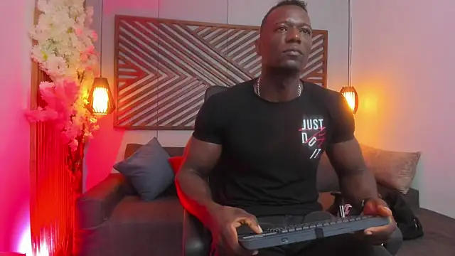 Snapshot of MarcusBlack_ chatting on 25, 9, 2025 MarcusBlack online show from 25, 9, 2025