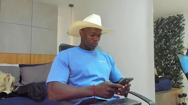 Snapshot of MarcusBlack_ chatting on 5, 5, 2026 MarcusBlack online show from 5, 5, 2026