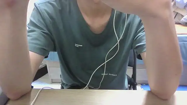 Snapshot of yzy_22_fun chatting on 10, 6, 2026 yzy 22 fun online show from 10, 6, 2026