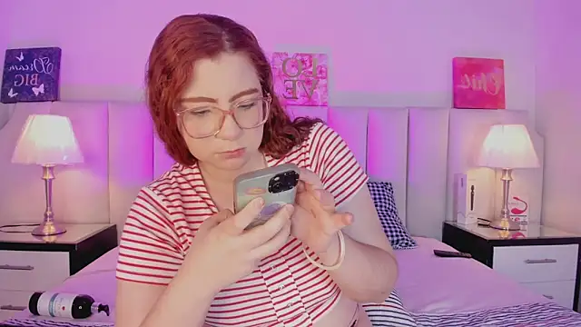 Snapshot of lizy_portman chatting on 18, 10, 2025 lizy portman online show from 18, 10, 2025