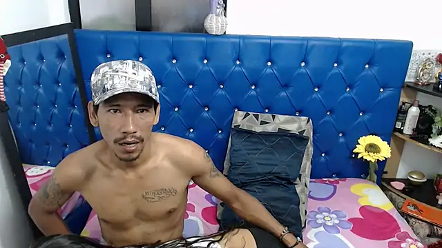 Snapshot of nachoandnathasha chatting on 2, 11, 2025 nachoandnathasha online show from 2, 11, 2025