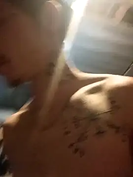 Snapshot of mastertrap chatting on 17, 12, 2025 mastertrap online show from 17, 12, 2025