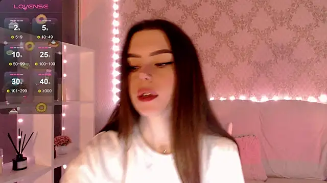 Snapshot of HolyMiax chatting on 7, 10, 2025 HolyMiax online show from 7, 10, 2025