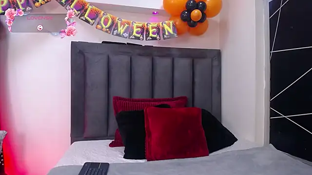 EmmaJhomson online show from 6, 10, 2025