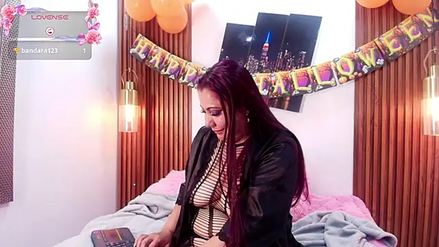 EmmaJhomson online show from 12, 10, 2025