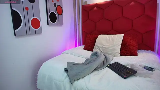 EmmaJhomson online show from 16, 4, 2026