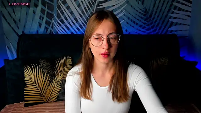 ChristyCrayme online show from 8, 9, 2025