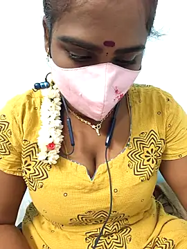 Snapshot of Tamil_riyalini12 chatting on 16, 10, 2025 Tamil riyalini12 online show from 16, 10, 2025