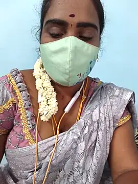 Snapshot of Tamil_riyalini12 chatting on 31, 10, 2025 Tamil riyalini12 online show from 31, 10, 2025