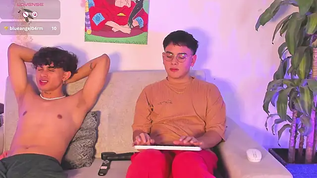 Snapshot of Young_Ben chatting on 23, 11, 2025 Young Ben online show from 23, 11, 2025