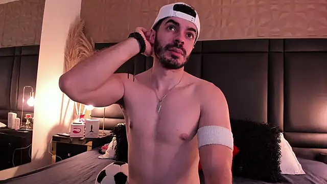 AxelThompson  online show from 19, 11, 2025