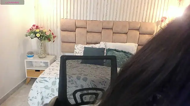 Snapshot of Gina25 chatting on 11, 9, 2025 Gina25 online show from 11, 9, 2025