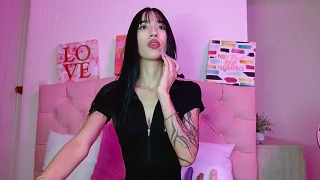 Snapshot of London_Sophia19 chatting on 28, 9, 2025 London Sophia19 online show from 28, 9, 2025
