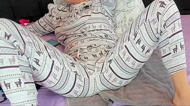 Snapshot of Horny_mommy chatting on 29, 1, 2025 Horny mommy online show from 29, 1, 2025