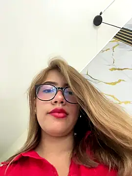 Snapshot of sara_calderon chatting on 18, 9, 2025 sara calderon online show from 18, 9, 2025
